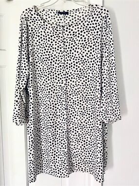 Alfani White Top with Black Geometric Print 2X